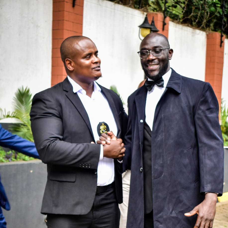 Byron Adera receiving Security Excellence Award for corporate security leadership